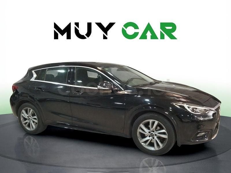 Usado Infiniti Q30 122 CV (89 kW) 2019 Negro Berlina