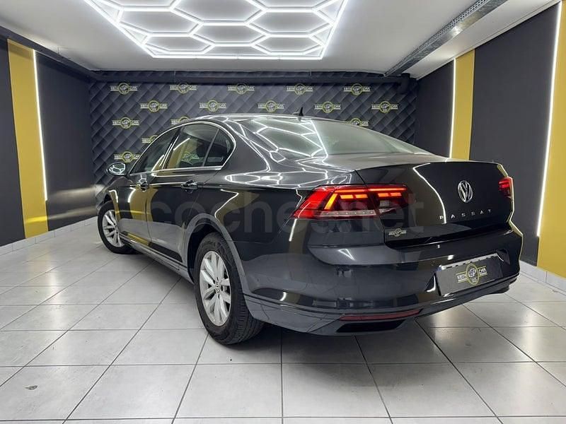 Begagnad VW Passat Business 120 HK (88 kW) 2020 Svart Kombi