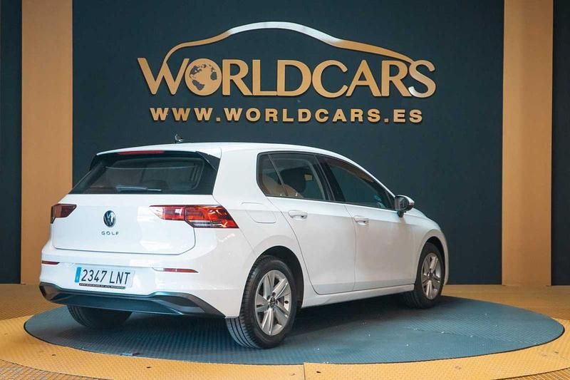 Usado VW Golf VIII 110 CV (80 kW) 2021 Blanco Utilitario