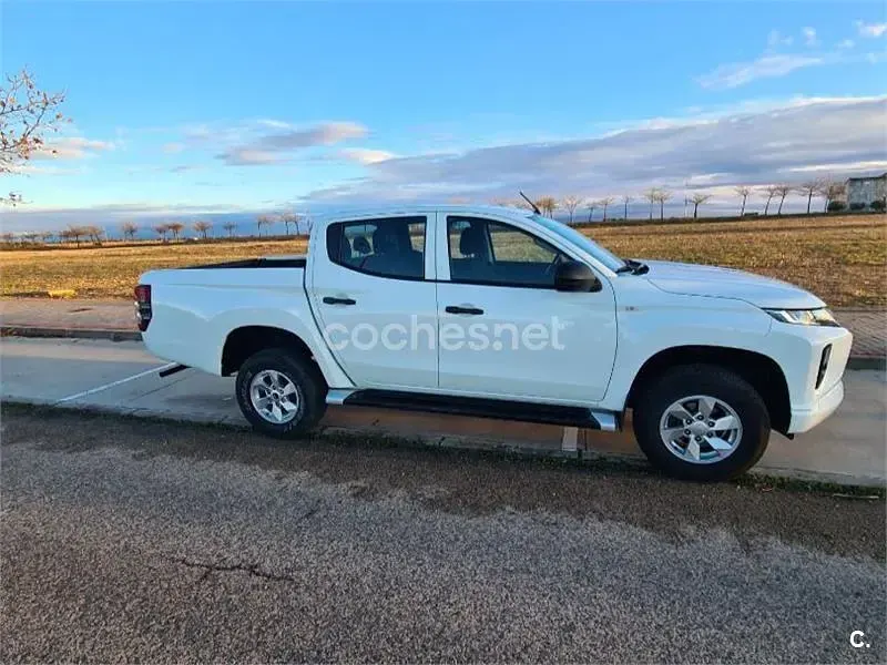 Usado Mitsubishi L200 150 CV (110 kW) 2021 Blanco Pickup/Camioneta