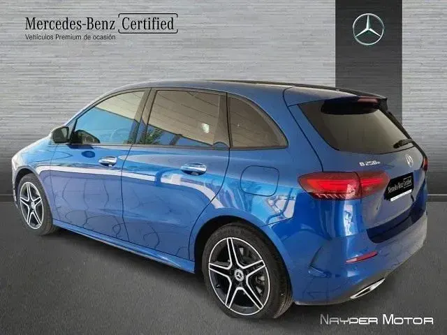 Usado Mercedes B250e 218 CV (160 kW) 2025 Azul espectral Utilitario