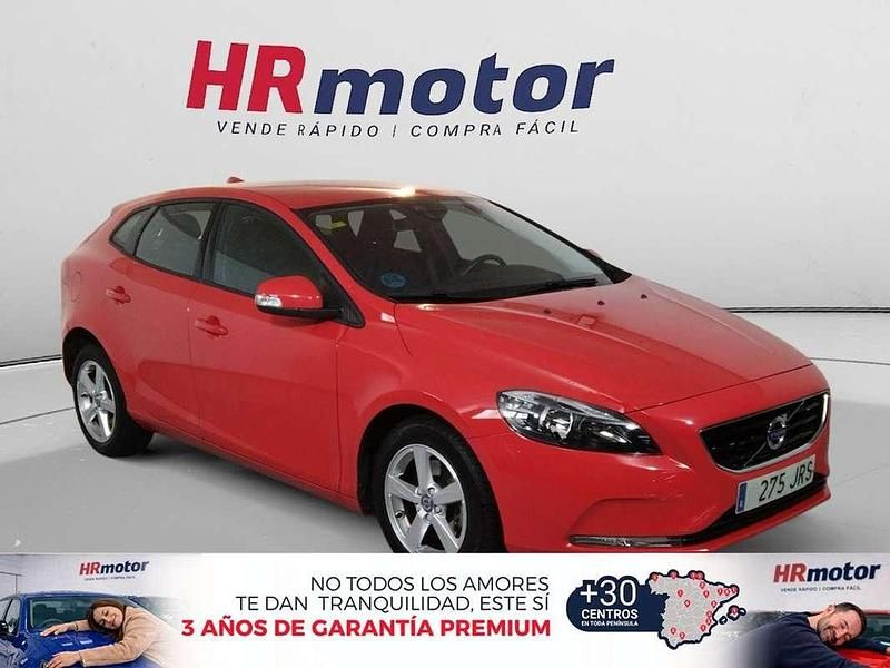 Usado Volvo V40 Kinetic 121 CV (88 kW) 2016 Rojo Utilitario