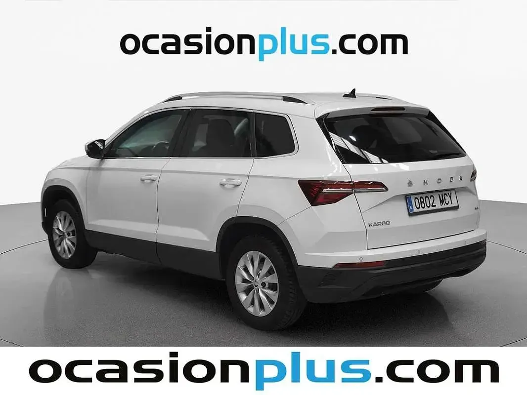 Usado Skoda Karoq Ambition 150 CV (110 kW) 2022 Blanco SUV