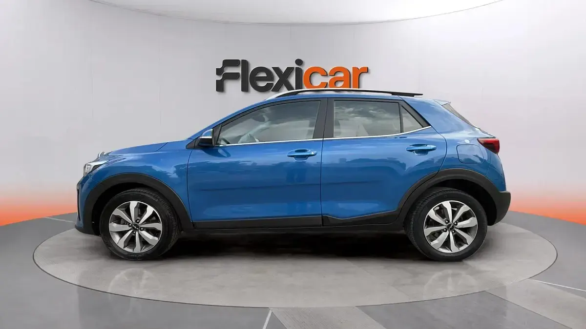 Usado Kia Stonic 101 CV (74 kW) 2024 Azul SUV