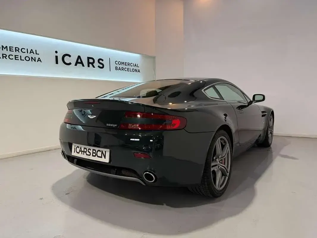 Usado Aston Martin Vantage 426 CV (313 kW) 2011 Negro Coupe