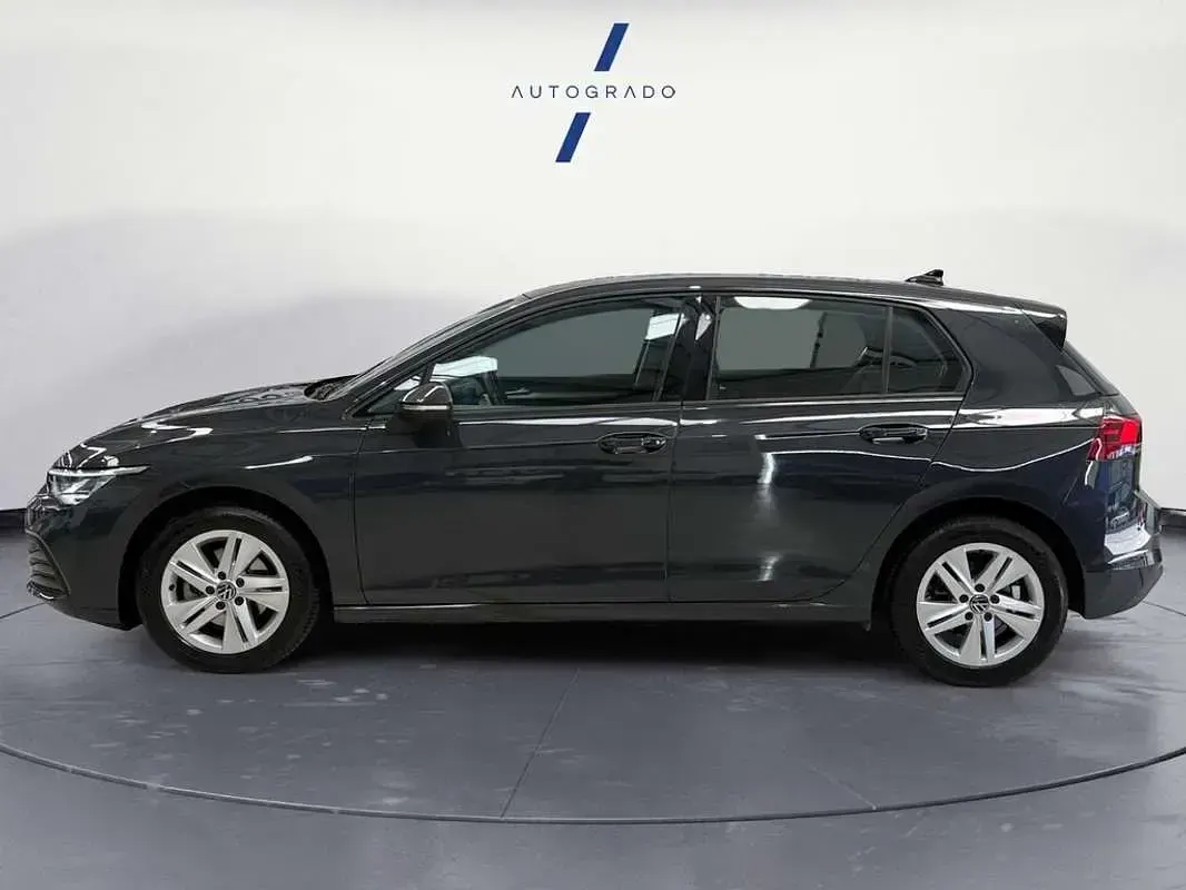 Usado VW Golf VIII 116 CV (85 kW) 2022 Gris Utilitario