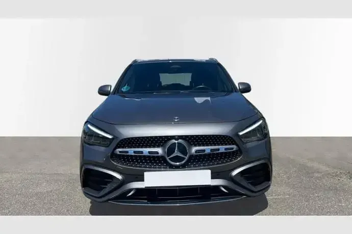 Usado Mercedes GLA200 163 CV (119 kW) 2025 SUV
