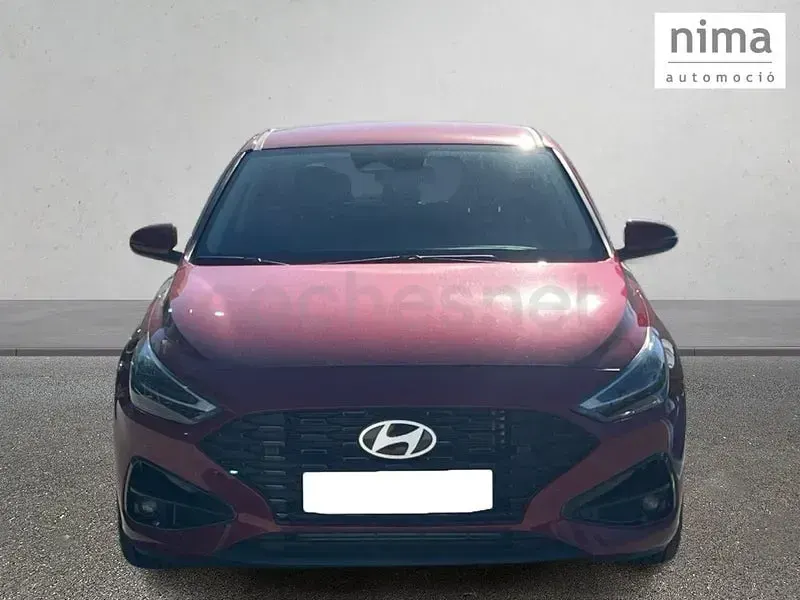 Nuevo Hyundai i30 100 CV (73 kW) 2025 Rojo Berlina