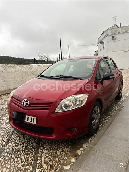 Usado Toyota Auris Eco 90 CV (66 kW) 2012 Rojo Berlina