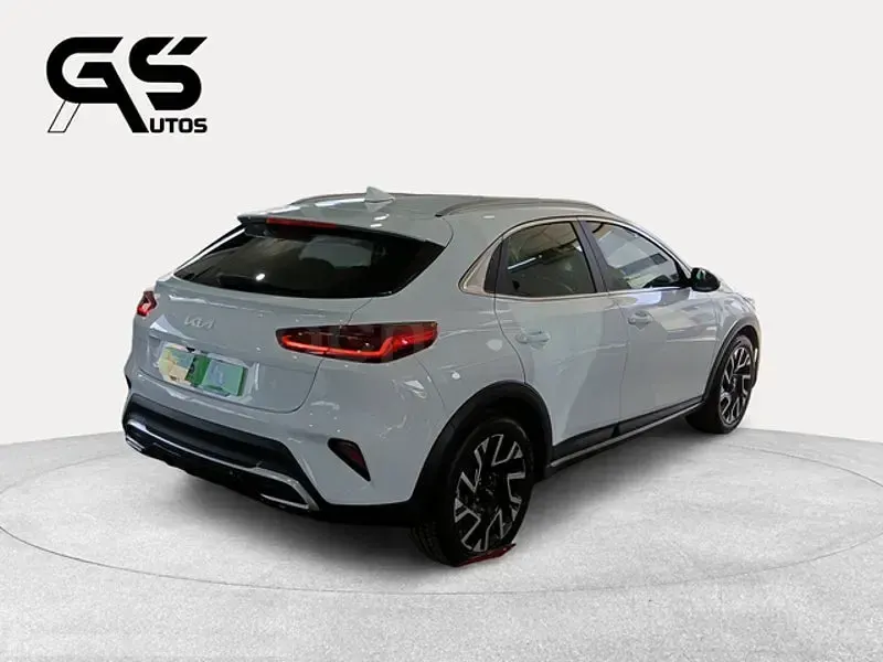 Usado Kia XCeed 100 CV (73 kW) 2024 Blanco SUV