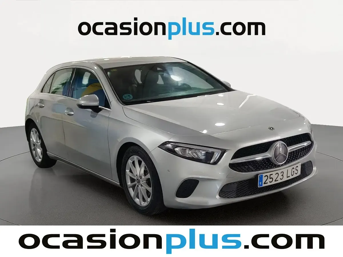 Usado Mercedes A180 116 CV (85 kW) 2020 Gris plata Utilitario