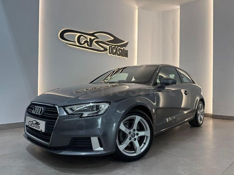 Usado Audi A3 110 CV (80 kW) 2017 Gris / plata Berlina