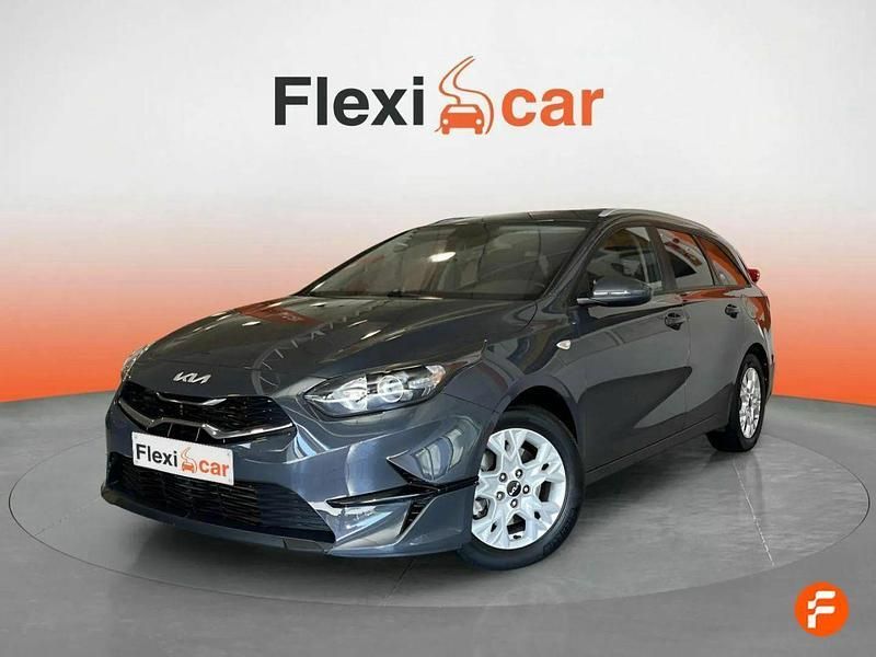 Usado Kia Ceed 120 CV (88 kW) 2022 Gris / plata Utilitario