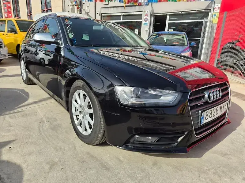 Usado Audi A4 S-Line 177 CV (130 kW) 2013 Negro Familiar