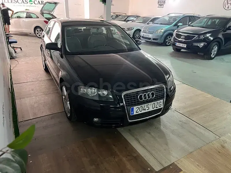 Usado Audi A3 Ambiente 140 CV (102 kW) 2006 Negro Utilitario