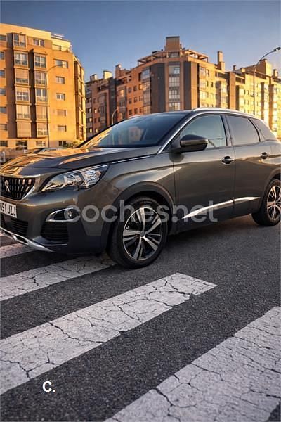 Usado Peugeot 3008 Allure 130 CV (95 kW) 2017 Gris / plata SUV
