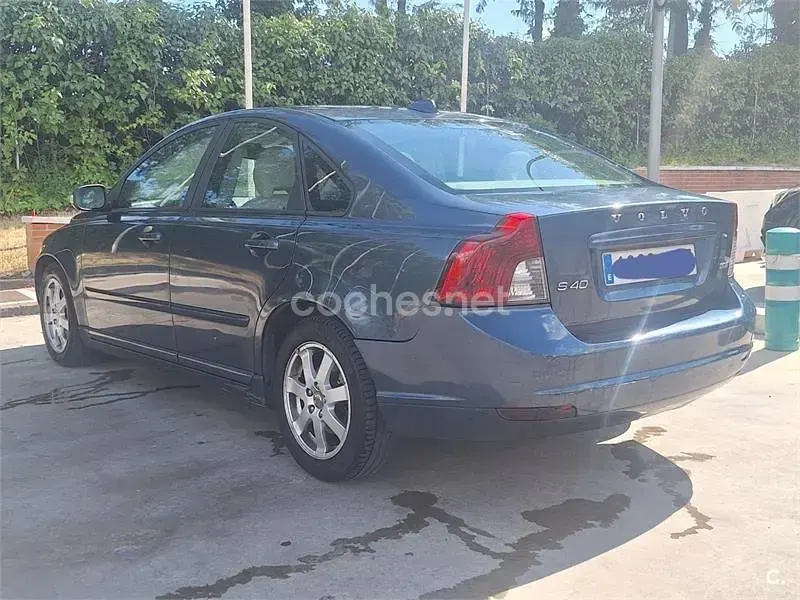Usado Volvo S40 Kinetic 136 CV (100 kW) 2008 Azul Berlina