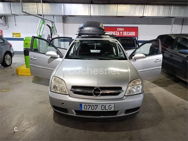 Usado Opel Vectra Design Edition 100 CV (73 kW) 2005 Gris / plata Berlina