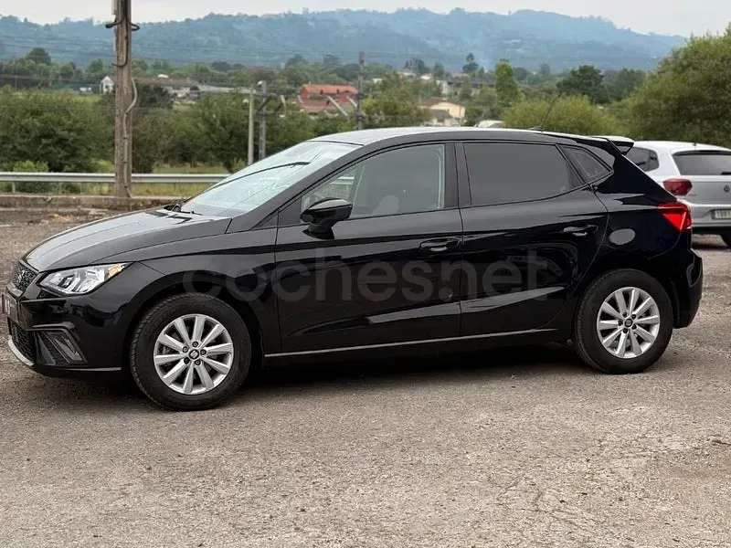 Usado Seat Ibiza Style 110 CV (80 kW) 2021 Negro Utilitario