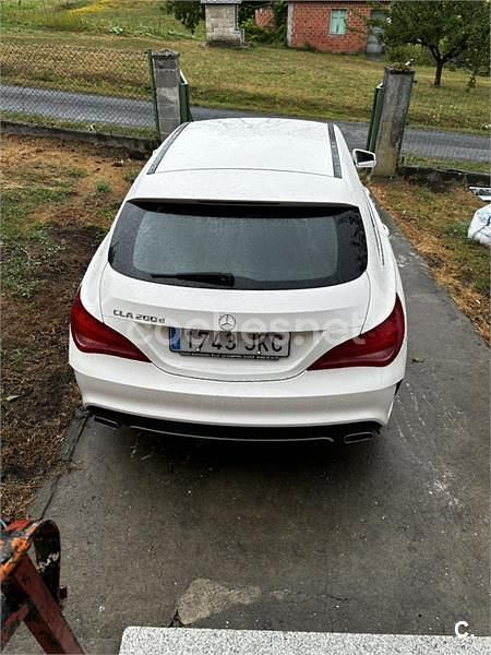 Usado Mercedes CLA200 Shooting Brake AMG line 136 CV (100 kW) 2015 Blanco Familiar