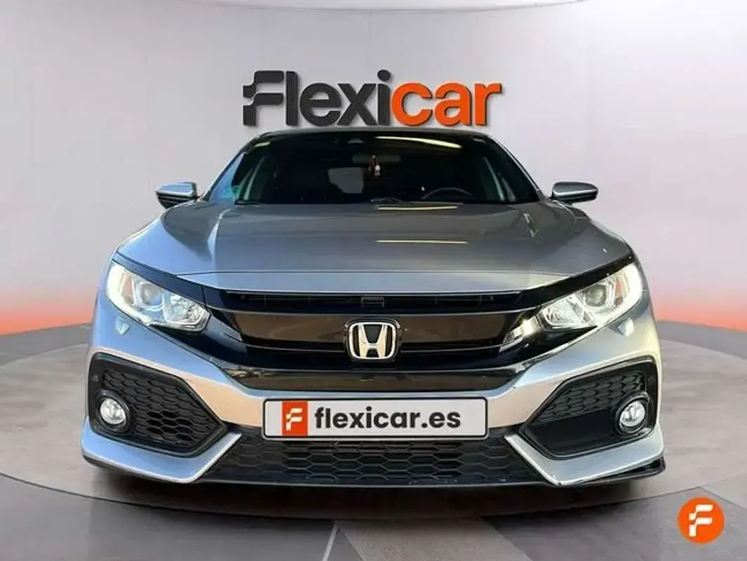Usado Honda Civic Comfort 129 CV (94 kW) 2018 Gris Utilitario