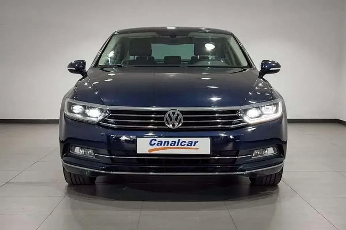 Usado VW Passat Sportline 150 CV (110 kW) 2017 Negro Berlina