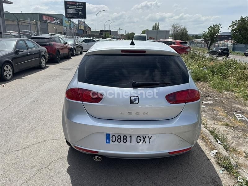 Käytetty Seat Leon 85 HP (62 kW) 2010 Harmaa Viistoperä