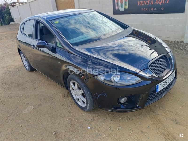 Usado Seat Leon Sport 140 CV (102 kW) 2007 Negro Utilitario