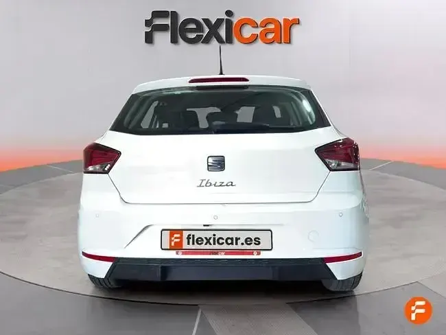 Usado Seat Ibiza Style 110 CV (80 kW) 2023 Blanco Utilitario