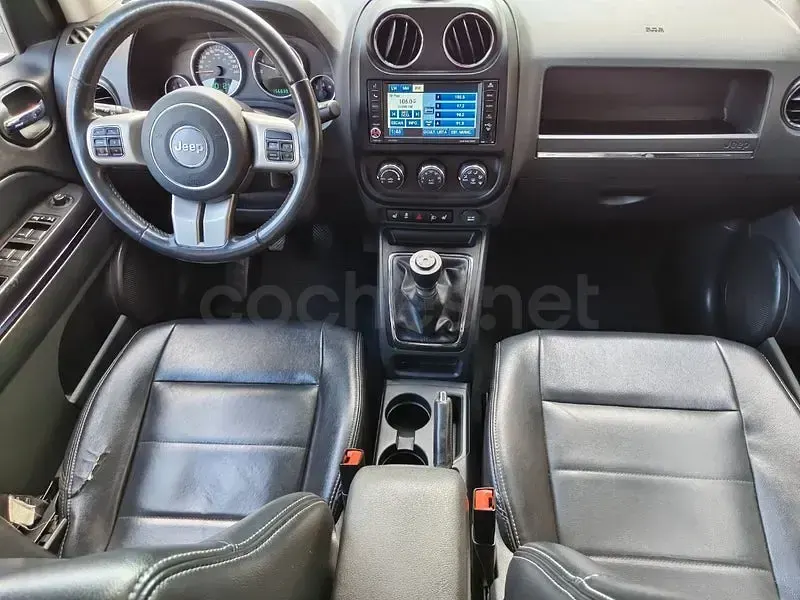 Usado Jeep Compass Sport 136 CV (100 kW) 2011 Blanco SUV