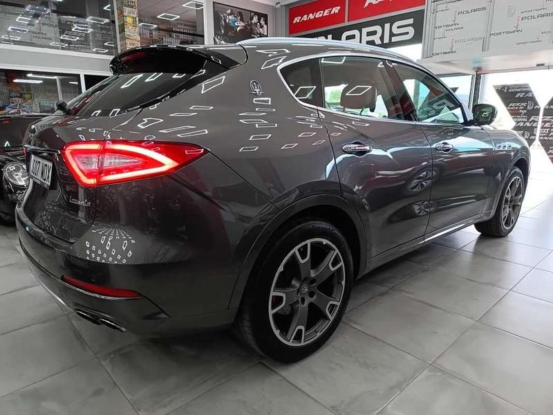 Usado Maserati Levante 430 CV (316 kW) 2016 Marrón SUV