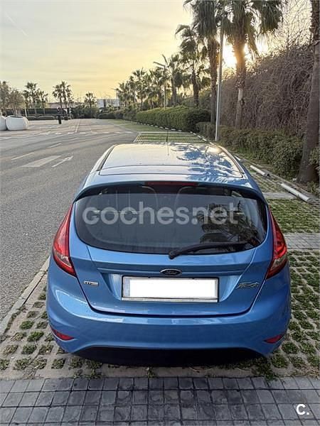 Usado Ford Fiesta Trend 68 CV (50 kW) 2009 Azul Utilitario