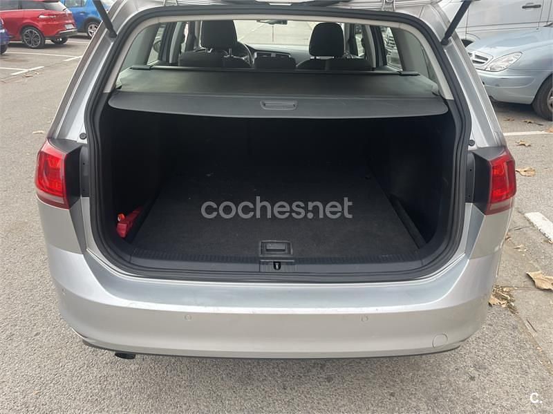 Usado VW Golf VII Business 110 CV (80 kW) 2015 Gris / plata Familiar