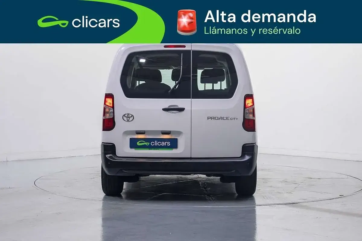 Usado Toyota Proace City Active 131 CV (96 kW) 2024 Blanco Monovolumen