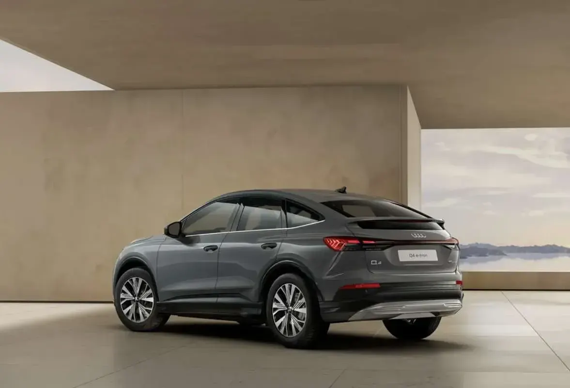 Nuevo Audi Q4 Sportback e-tron Advanced Plus 150 kW (204 CV) 2026 Gris SUV