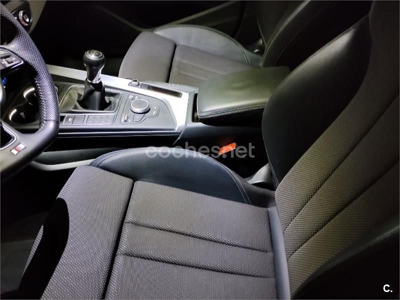 Usado Audi A4 S-Line 150 CV (110 kW) 2019 Gris / plata Familiar