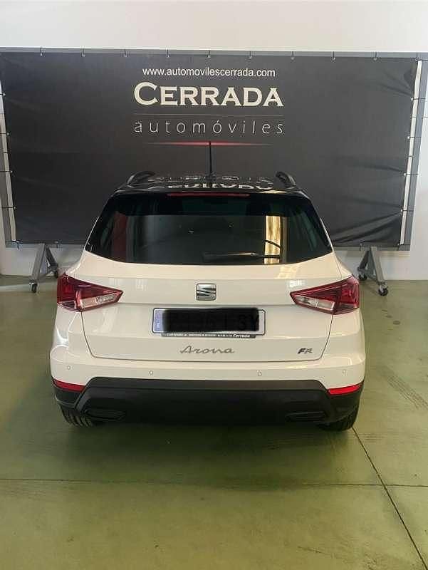 Usado Seat Arona Ecomotive 110 CV (80 kW) 2021 Blanco SUV