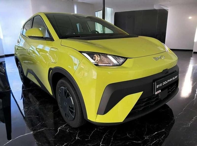 Nuevo BYD Dolphin Surf Active 64 kW (88 CV) 2025 Amarillo Utilitario