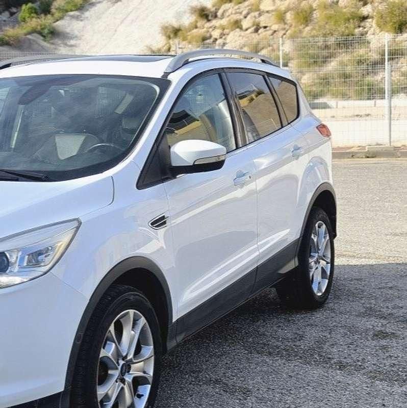 Usado Ford Kuga Titanium S 163 HP (119 kW) 2014 Branco SUV
