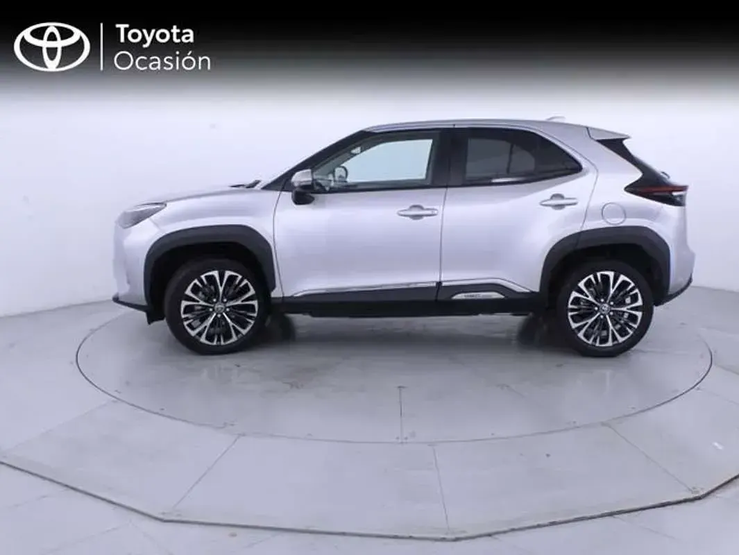 Usado Toyota Yaris Cross Style 116 CV (85 kW) 2022 Gris SUV