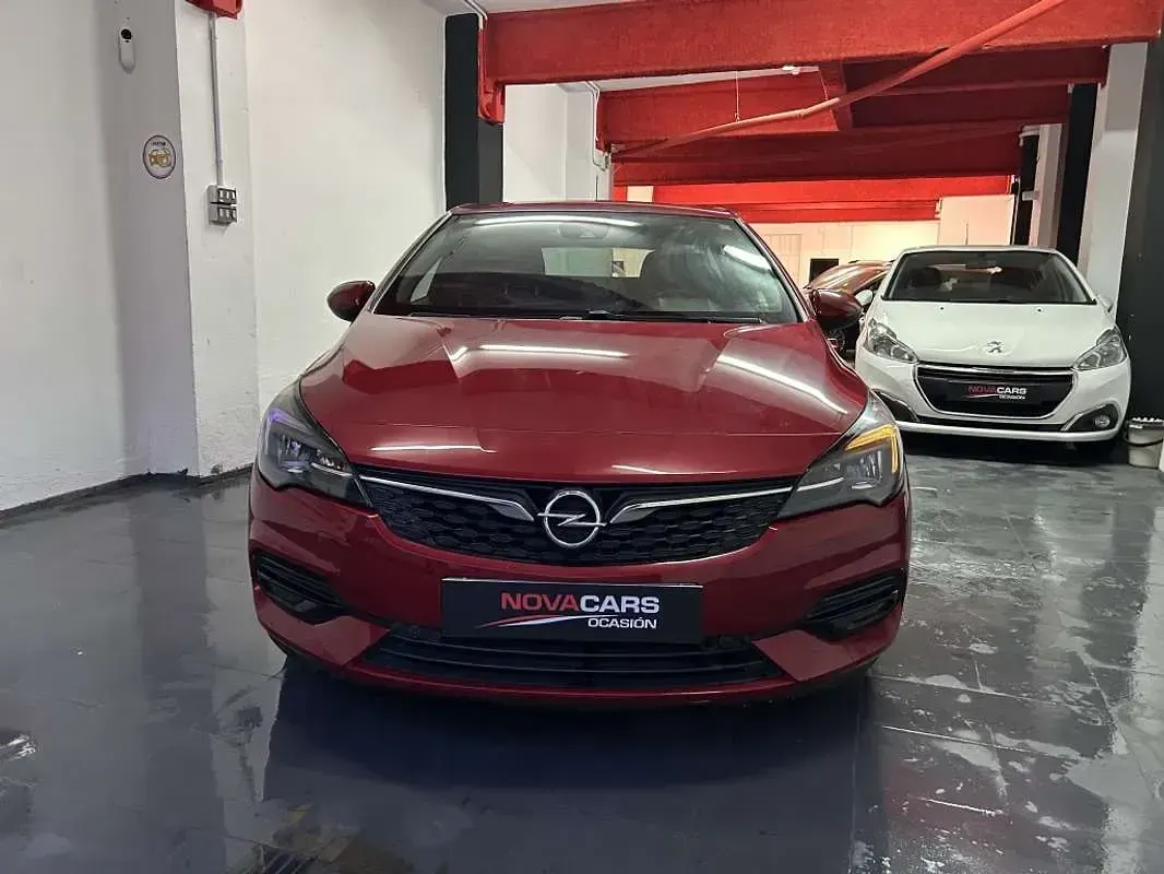 Usado Opel Astra GS Line 122 CV (89 kW) 2020 Rojo Utilitario