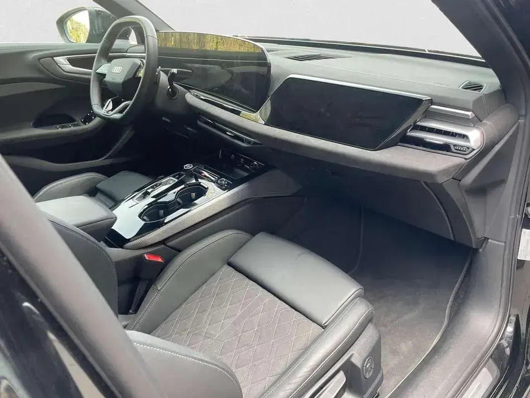 Usado Audi A5 204 CV (150 kW) 2025 Negro Familiar