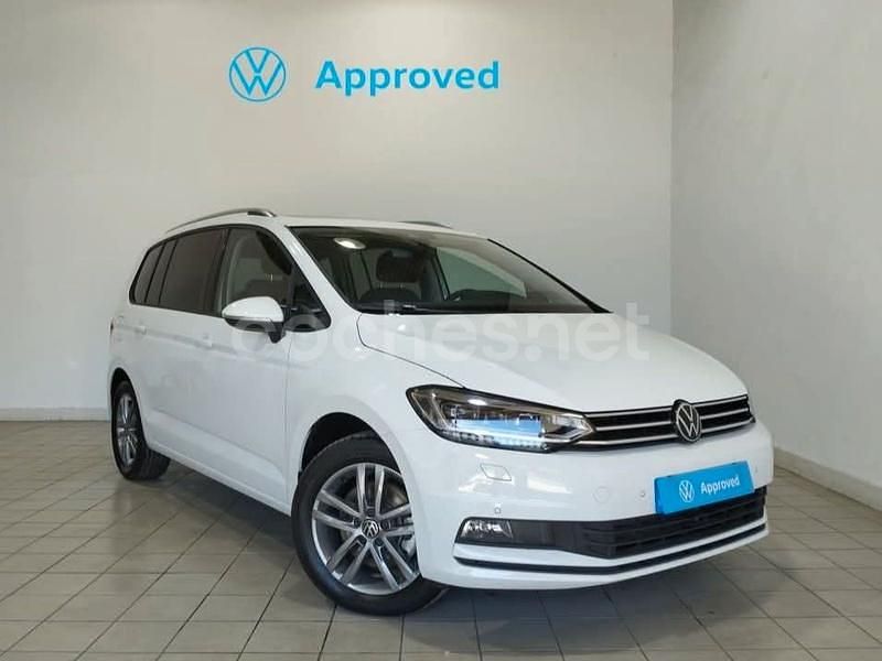 Usado VW Touran 122 CV (89 kW) 2024 Blanco Monovolumen