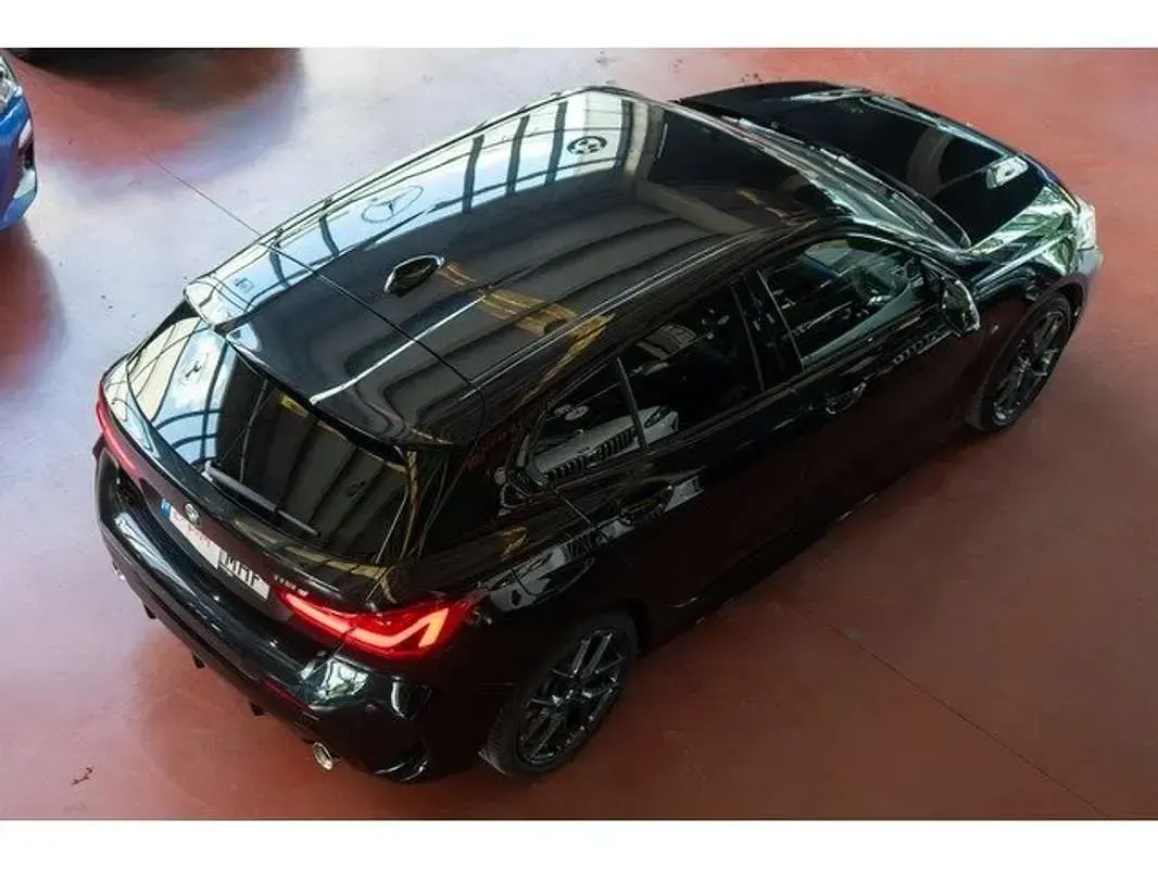 Usado BMW 118 M Sport 150 CV (110 kW) 2023 Negro Utilitario