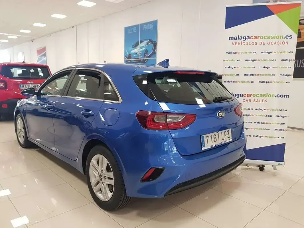 Usado Kia Ceed 120 CV (88 kW) 2021 Azul Utilitario