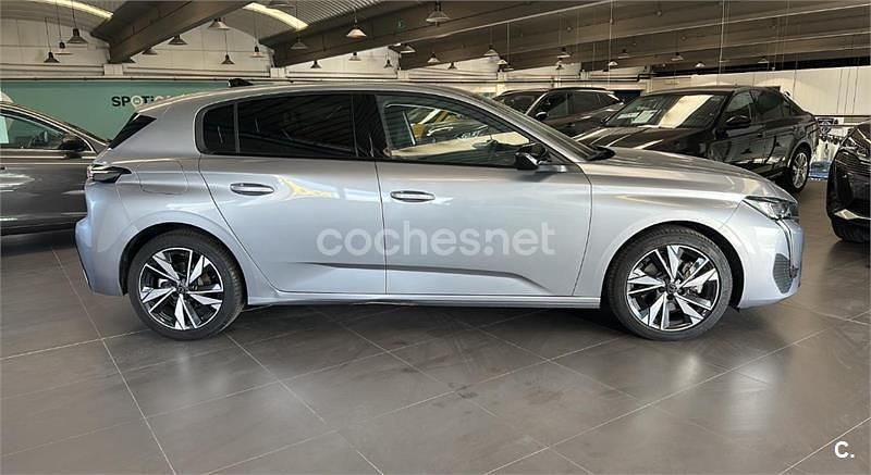 Usado Peugeot 308 Allure 130 CV (95 kW) 2022 Gris / plata Berlina