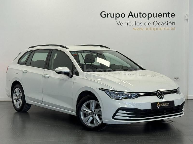 Usado VW Golf VIII 115 CV (84 kW) 2021 Blanco Familiar
