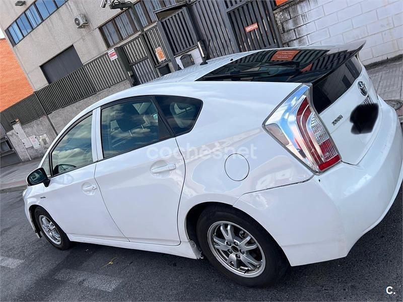 Usado Toyota Prius Executive 136 CV (100 kW) 2014 Blanco Berlina