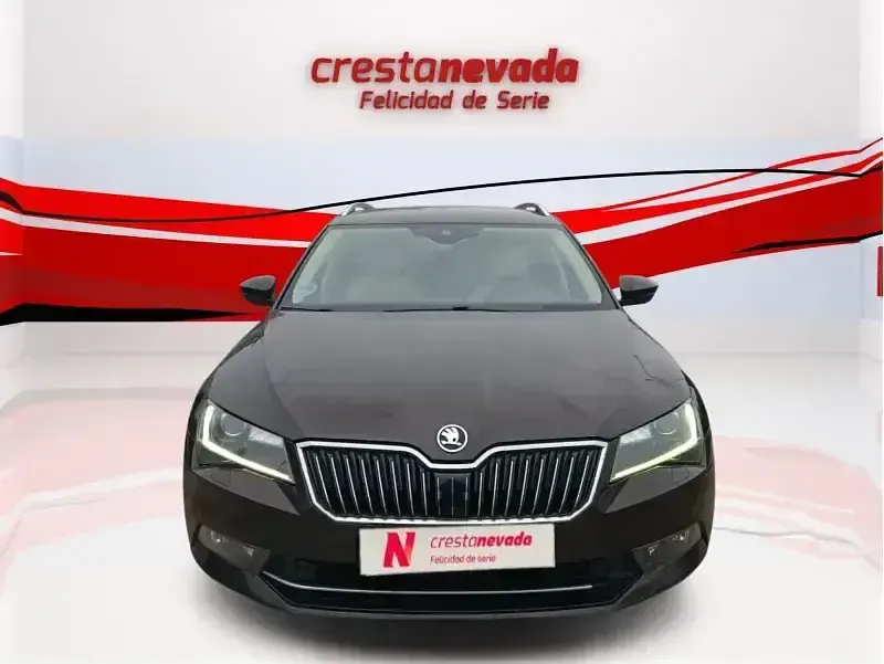 Usado Skoda Superb Style 150 CV (110 kW) 2018 Familiar