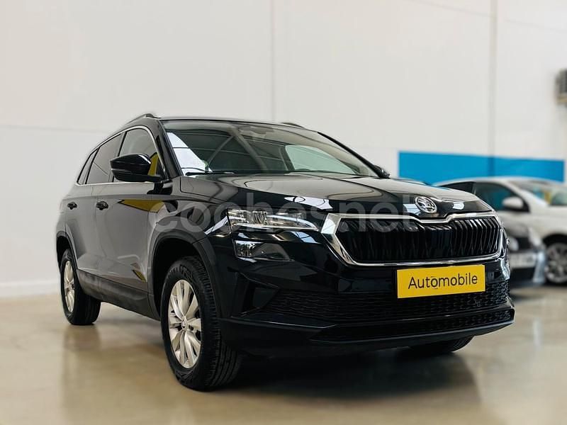 Usado Skoda Karoq Ambition 110 CV (80 kW) 2022 Negro SUV